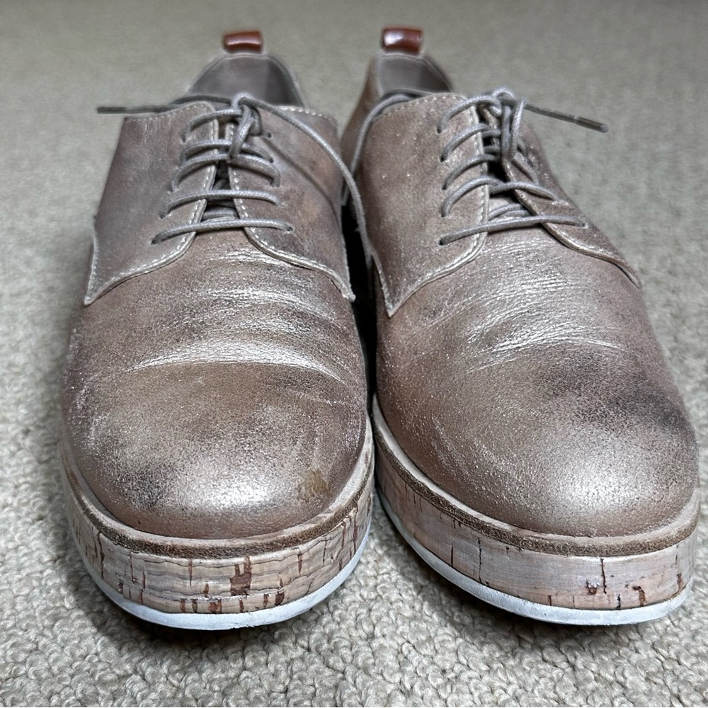 AGL Women's Gold Leather Oxford Shoes Sz 40/9.5 - Picture 4 of 13